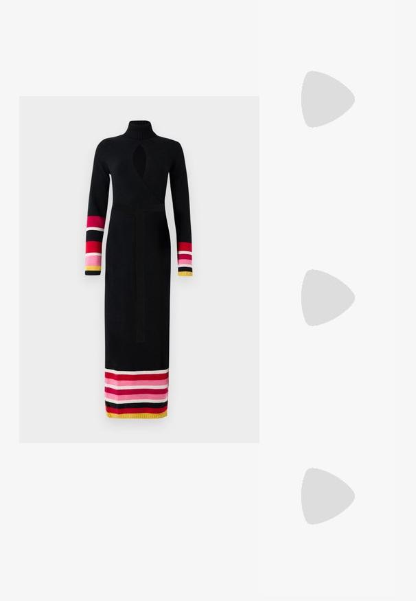 Neulemustekki musta mekko, jossa on korkea kaulus, kietoutumismallinen muotoilu ja pitkät hihat, joissa on värikkäitä raitoja vaaleanpunaisena, punaisena ja keltaisena hihansuissa ja helmassa.; Elleme ASYMMETRIC STRAP - Korolliset pistokkaat - white; Harso kankainen käsilaukku, jossa on puolikuun muoto, teksturoitu pinta, hopeinen ketjuolkaintuki ja vetoketjukiinnitys. Musta korostus pohjassa.; Hope-silver rengas, joissa on sileä ja kiillotettu pinta. Pyöreä muoto ja turvallinen napsautettava lukitus. Kevyt muotoilu sopii päivittäiseen käyttöön.