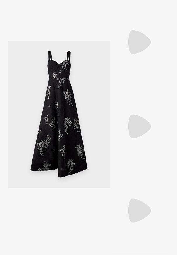 ML Monique Lhuillier THALIA SLEEVELESS LONG DRESS - Oblačila za posebne priložnosti - black/silver; Črne usnjene čevlje z brogu podrobnostmi, ki vključujejo dva zaponka, okroglo konico in nizko peto. Gladka tekstura z sijočim zaključkom.; Črna usnjena torbica s ukrivljeno silhueto, kratkim ročajem, centralno zlatim okrasom in gladko teksturo. Brez vidnih vzorcev ali dodatkov.; Zlato-tonirani kovinski uhani v obliki obroča s krivuljo in podolgovato obliko. Imajo gladko, sijočo površino in zaobljen vrh za dodaten detajl.
