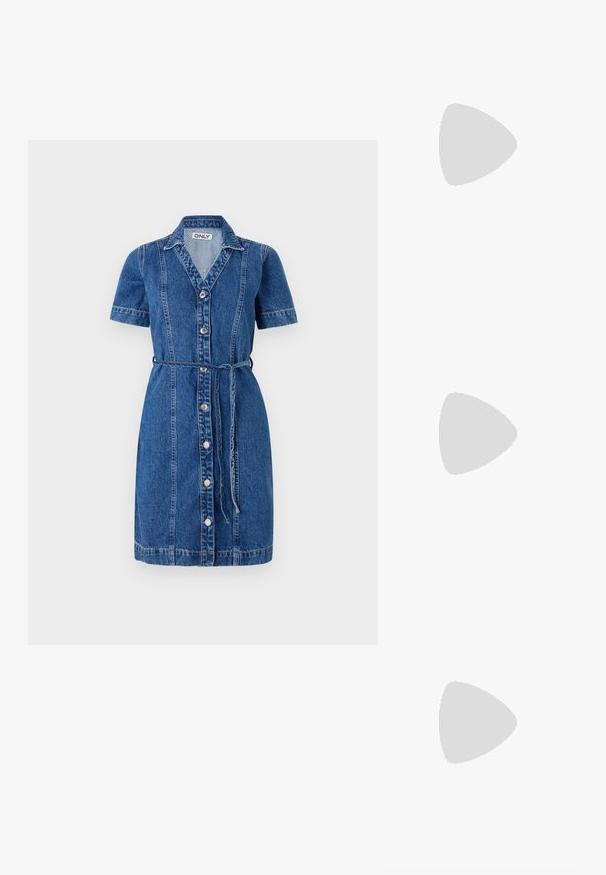 Jeans obleka s kratkimi rokavi, ovratnikom, gumbom spredaj in pasom. Ima kontrastno šivanje in pet gumbov.; Bela bomba iz bombaža z velikim, svetlo rdečim grafikonom jastreba na sprednji strani. Kratki rokavi in standarden kroj s okroglim izrezom.; Beli visoki platneni športni čevelj z črnim gumijastim podplatom, sprednjim gumijastim zaščitnikom za prste in šestimi luknjicami za vezalke, ki se ponaša s preprostim, minimalističnim dizajnom.; Rdeča usnjena torba z angularnim, geometrijskim dizajnom. Ima en samostoječ nastavljiv ročaj in pokrov, zaprt z zapiranjem, ki je okrašen s šivi.