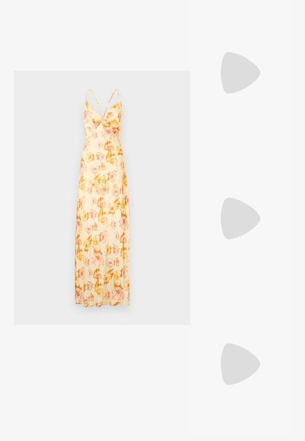 Malina CORNELIA DRESS - Maxi ruha - lemon/peony; Arany fémes magas sarkú cipő hegyes orral, bokapánttal, amelyen köralakú csat található, és tömzsi sarokkal rendelkezik. Simás textúra.; Barna színátmenetes napszemüveg áttetsző rózsaszín kerettel, négyzet alakú, vékony fém szárakkal. Lekerekített szélek és minimális díszítés jellemzi.; Fémes arany színű kistáska sima, lekerekített formával, tetején gombos záródással és kis láncfogóval a hordozáshoz.