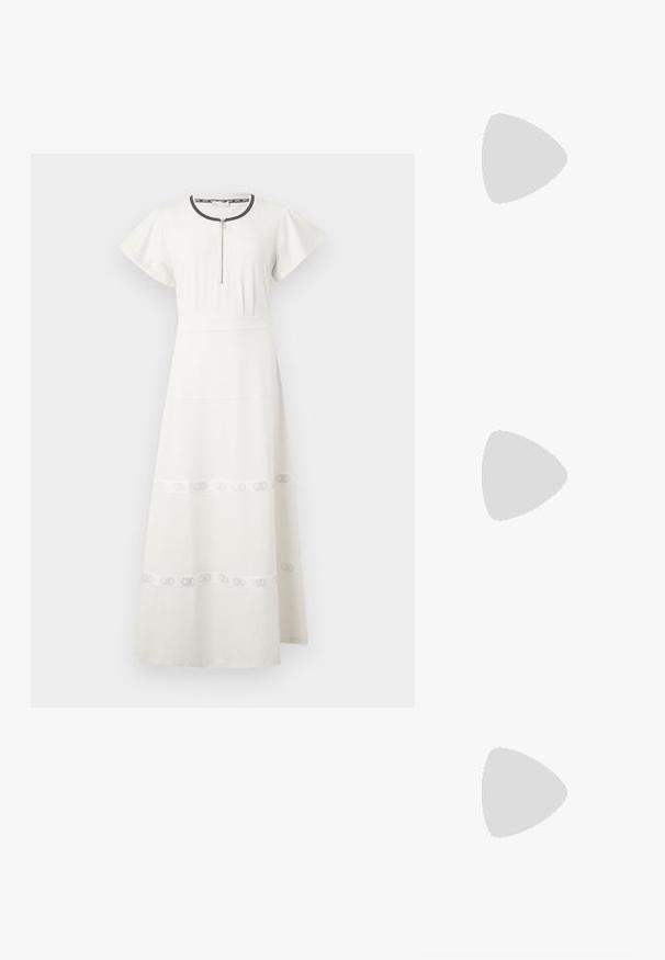 Valkoinen puuvillainen maximekko, jossa on lyhyet liehuvat hihat, vetoketjusuljenta edessä, vyötäröä korostava yksityiskohta ja hienovarainen nauhahelma.; Musta nahkainen ballerinatyyppinen kenkä, terävä kärki, minimalinen muotoilu, sileä pinta, matala korko, ei näkyvää metalliosaa tai koristeita.; Musta nahkainen olkalaukku, jossa on sileä pinta, suorakulmainen muoto ja metalliketju yksityiskohtana edessä. Mukana säädettävä hihna.; Hopeinen kaksinkertainen rengas, jossa on sileä, kiillotettu pinta. Siinä on sulava, kaareva muotoilu, jossa on päällekkäisiä osia modernin ilmeen saavuttamiseksi.