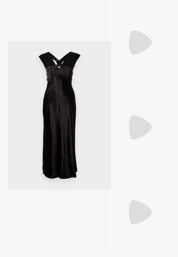 Rochie din satin negru cu un design lung până la podea, având un decolteu în V încrucișat și bretele late. Textură netedă și detalii minime.; Pantofi cu toc slingback negri din patent, cu vârf ascuțit, cu imprimeu de șarpe texturat, curea ajustabilă și toc scurt texturat.; Geantă neagră din piele, tip crossbody, cu două buzunare frontale, catarame aurii, închidere cu fermoar și o curea subțire. Suprafață texturată și formă rectangulară compactă.; Cercei din metal auriu, cu un design curbat și alungit. Au o suprafață netedă și strălucitoare, cu un vârf rotunjit pentru un detaliu suplimentar.