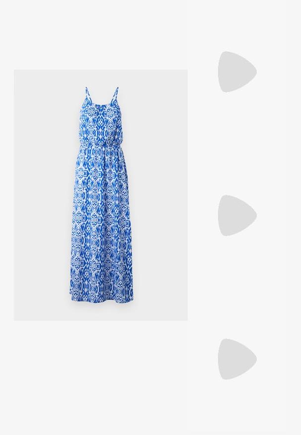 Maxi haljina s plavim i bijelim složenim uzorkom, bez rukava, nabrane tijelo i lepršava suknja. Izrađena od lagane tkanine.; Svijetloružičasta košulja dugih rukava s izrezom za dugmad, s ravnim rubom i mekanom teksturom, izrađena od lagane pamučne tkanine.; Crne kožne baletanke s oštrim prstom, vezanjem oko članaka i ravnim potplatom, s glatkom teksturom i minimalističkim dizajnom.; Crna torba od umjetne kože s teksturom krokodila, s cinčanim vrhom i naboranom trakom. Izgleda mekano i kompaktno u dizajnu.