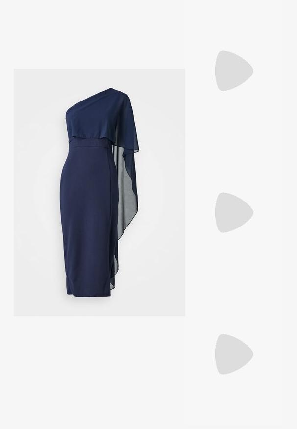 WAL G. ONE SHOULDER MIDI - Kokteiļkleita/ballīšu kleita - navy blue; Melna lakota āda ar atvērto papēdi, ar smailu purngalu un ģeometrisku blokpapēdi. Iezīmējas elegants, minimāls dizains un gluda tekstūra.; Melnas ādas rokassoma ar izliekta formu, noņemamu siksnu un zelta aksesuāriem. Somai ir vāciņš ar sprādzes detaļu.; Trīs auskariņu pāri: lieli baltie pērļu auskari, zelta riņķi ar caurspīdīgiem dārgakmeņiem un divi garie, taisnie zelta akcentu auskaru pāri ar spīdīgām detaļām.