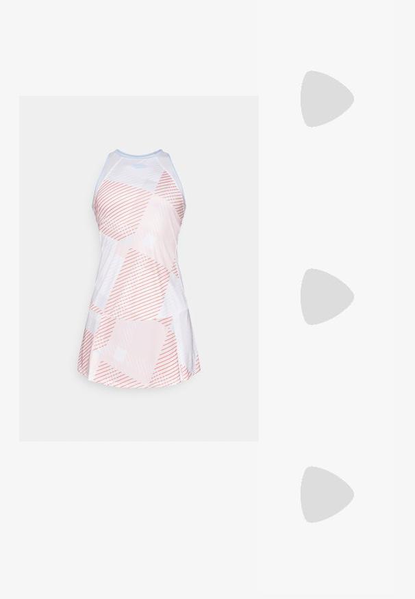 Kleita ar augstu kakla izgriezumu baltā krāsā, kurā ir ģeometrisks raksts ar gaiši rozā un oranžām diagonālām svītrām, ar platu svārku un sacīkšu aizmuguri.; Melnā patentēta ādas sandale ar norādītu purngalu, potītes siksniņām ar sudraba sprādzēm un aparatūru, kā arī smalku papēdi.; Kremkrāsas sauļošanās brilles ar ovālām lēcām, melnu tonējumu un metāla logotipa akcentiem pie tempļiem. Gluda tekstūra, kaķa acs dizains.; Melnas ādas rokassoma ar izliekta formu, noņemamu siksnu un zelta aksesuāriem. Somai ir vāciņš ar sprādzes detaļu.