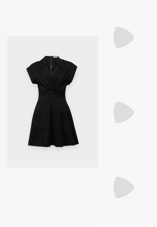 Alice + Olivia MILA DEEP TWIST MINI DRESS - Košilové šaty - black; Bílá košile s dlouhým rukávem vyrobená z bavlny. Má zapínání na knoflíky vpředu, špičatý límec a náprsní kapsu na levé straně.; Černé kožené baletní byty s kulatou špičkou, hladkou texturou, minimálními švy a flexibilním designem podrážky.; Nanushka JEN - Kabelka - black