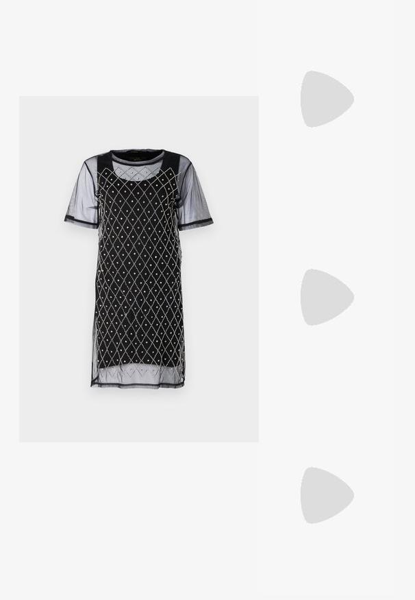 TWINSET ACTITUDE DRESS - Juhlamekko - black; Mustat hihnalligat, joissa on neliön muotoinen kärki ja matala lohkokorko. Ominaisuuksiin kuuluu useita ohuita hihnoja ja säädettävä nilkkahihna. Valmistettu sileästä nahasta.; Musta nahkainen olkalaukku, jossa on sileä pinta, suorakulmainen muoto ja metalliketju yksityiskohtana edessä. Mukana säädettävä hihna.; Hope metalliset korvakorut hopeanvärisessä sävyssä, jotka esittelevät kahta paria: kierrettynä ympyräkoruna ja sileänä ympyräkoruna. Heijastava pinta lisää elegancea.