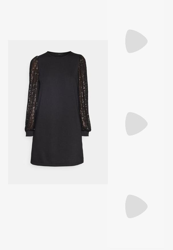 Robe noire avec de longues manches ornées de sequins, col rond et coupe décontractée. Tissu lisse avec des détails texturés sur les manches.; Chaussure à talon aiguille à bout pointu avec un schema de couleurs argent, or et nude. Fini brillant avec un design découpé, dotée d'un talon stiletto.; Pochette en métal argenté avec une forme douce et arrondie et un fermoir en haut noué. Fabriquée en simili cuir lisse.; Boucles d'oreilles en argent en forme de créoles avec un design torsadé, dotées d'une finition polie et d'une fermeture à poussoir. Mesurent environ 3 cm de diamètre.