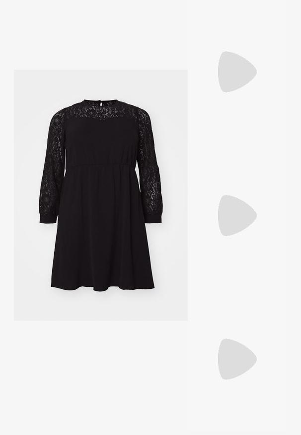 Robe noire avec un overlay en dentelle sur les manches longues, un col rond et une taille élastique, offrant une silhouette ample et fluide.; Escarpins slingback en cuir verni noir avec un bout pointu et un petit talon bloc, mettant en avant un accent en boucle argentée sur la sangle.; Sac à main en cuir noir avec une forme courbée, bandoulière amovible et des accessoires en or. Le sac est doté d'un rabat avec un détail de boucle.; Les boucles d'oreilles en argent présentent divers styles : clous, créoles et pendantes, mettant en avant des formes géométriques, des perles et des accents texturés disposés en rangées organisées.