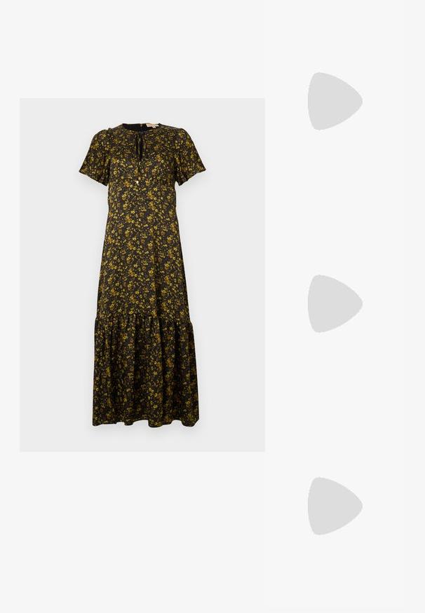 Kvetinové maxi šaty s krátkymi rukávmi, čierne pozadie, žlté kvety, okrúhly výstrih, vrstvený lem a zaväzovanie pri krku.; Čierne patentové slingback topánky na ihlovom podpätku s špicatou špičkou, s textúrovaným hadím vzorom, nastaviteľným popruhom a krátkym, textúrovaným blokovým podpätkom.; Čierna kožená crossbody taška s dvoma prednými vreckami, zlatými sponami, zipsovým uzatváraním a úzkym popruhom. Štruktúrovaný povrch a kompaktný obdĺžnikový tvar.; Náušnice vo forme zlatých kovových kruhov s zakriveným, predĺženým tvarom. Majú hladký, lesklý povrch a zaoblený koniec pre pridanie detailu.