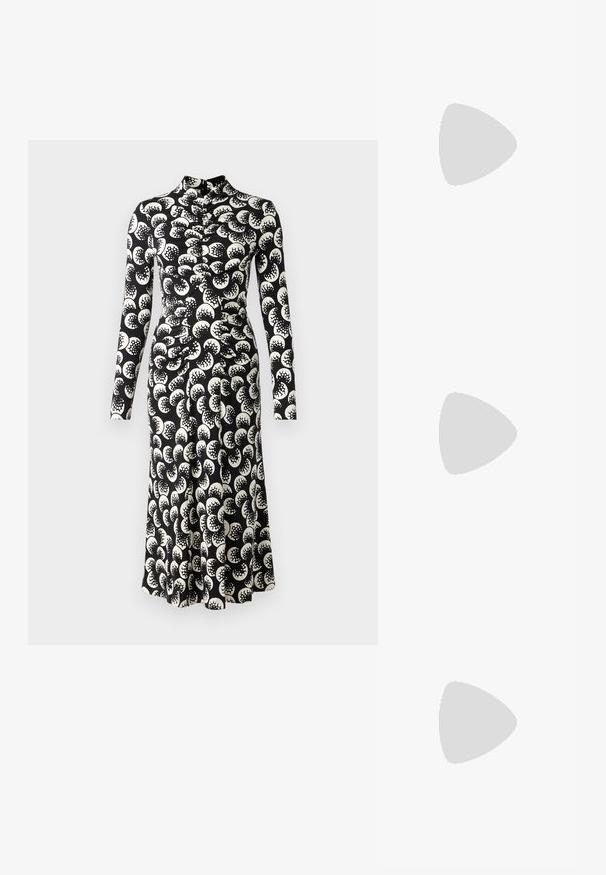 Diane von Furstenberg EMANUELLE DRESS - Päevakleit - moon landing; Mustad läikivad patendiga slingback-kõrged kontsad, millel on terav põlv ja reguleeritav pahkluu rihm, ning mõõdukas plokknukk. Sile tekstuur läikiva viimistlusega.; Musthave mustrip, mis tekstureeritud nahast, millel on tehe kumerusmuster, kuldse tooniga ahelrihm ja ülemine käepide, millel on logo reljeefne klapp.; Pärlidropi kõrvarõngad lihvitud pinnaga, hõbedase tooni kaheksakaelaga ja ümmarguste valgete pärlitega. Lihtne, klassikaline disain.