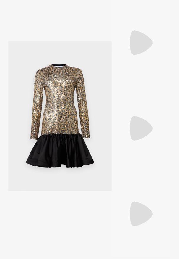 Auksinė ir juoda suknelė ilgomis rankovėmis, padengta blizgučiais su leopardų raštu, turinti volangų juodą satino apatinį kraštą.; Juodos odinės baleto bateliai su smailiu pirštu ir šoniniu dirželiu, papuoštu apvaliu auksiniu akcentu. Lengvi su plokščiu padu.; Bežinė odinė rankinė su lygiu paviršiumi, stačiakampio formos ir auksiniu ovaliu užsegimu. Yra ilga, reguliuojama petneša.; Sidabrinės širdelės formos užraktai su išgraviruotais žodžiais "TAIP" ir "NE", poliruotas paviršius, simetriškas dizainas ir tvirtas metalinis užraktas.