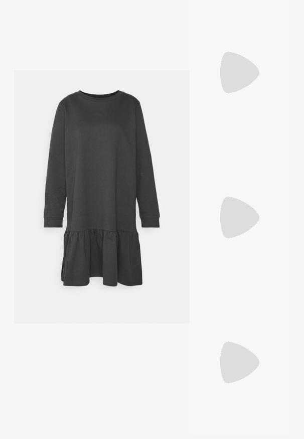 ONLY ONLDREAMER LIFE FLOUNCE - Vestido de dia - phantom; Sandy em verniz preto com salto slingback, ponta afilada e salto geométrico. Apresenta um design elegante e minimalista com textura suave.; Bolsa de couro preta com forma curva, alça destacável e detalhes em dourado. A bolsa possui uma aba com detalhe de fivela.; Brincos de argola prateados com um design arredondado e elegante, apresentando uma superfície lisa e sem adornos visíveis. Diâmetro não especificado.