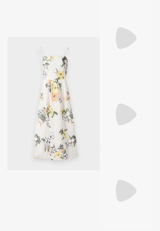 Robe en tissu blanc brodée de fleurs, avec des bords en forme de coquille jaunes, des fines bretelles et un corsage ajusté qui se prolonge par une jupe évasée.; Chaussure slingback en cuir verni noir avec un embout pointu, des brides de cheville avec des boucles en argent et des éléments en métal, et un talon fin.; Sac à main en métal doré avec un design structuré, texture lisse et bandoulière ajustable. Présente une forme triangulaire unique et des coutures minimalistes.; Boucles d'oreilles dorées présentant des formes texturées et ondulées. Comprend des clips sculpturaux et un design de créoles ouvertes avec une finition martelée.