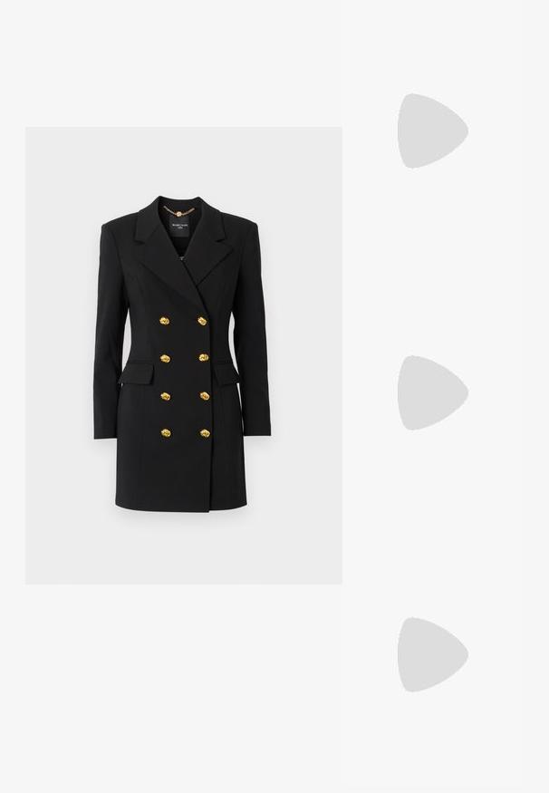MARCIANO BY GUESS WELL SUITED - Vardagsklänning - jet black; Svart spetsig slingback-sko med låg klack, som har ett slätt lädermaterial och utskärningsdesign på sidan för andningsförmåga.; Svart läderhandväska med en böjd form, smal handtag, silverfärgad dragkedja och Calvin Klein-logotyp på framsidan. Slät yta och minimalistisk design.; Guld-färgade hoops örhängen med en slät, böjd design. Tillverkade av metall och har en elegant yta samt bakre stiftfäste.