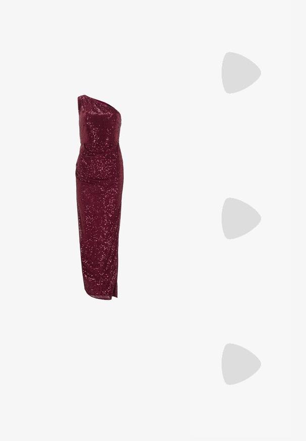 Burgundy mekko, jossa on paljettikoristelu, yksiolkaisella leikkauksella, vartalonmyötäinen siluetti ja sivuaukko, sisältä sileä vuori.; Mustakasta sukkalaista saapasta, jossa on lohkarepohja, ristiin menevät hihnat ja soljellinen nilkkastrappi, joka takaa tukevan istuvuuden.; Hopeinen metallinen clutch-angular kirjekuorimuotoilu, sileä pinta ja kontrastivärinen sisustus, pidetään kädessä, jossa on musta takki.; Hope hopea, joissa on kierren muotoilu, kiiltävä pinta ja takana kiinnitettävä suljin. Halkaisija noin 3 cm.