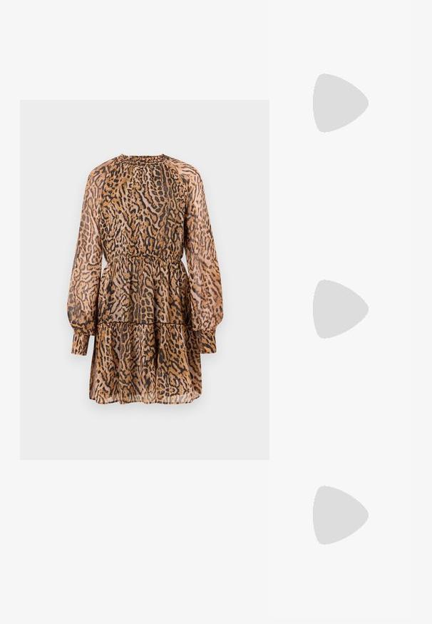 Gyvūnų rašto suknele su ilgomis rankovėmis, elastinga juosmens juosta, sluoksniuota konstrukcija ir ruda bei juoda spalvų mišiniu ant permatomo audinio.; Aštrus pirštas aukštakulnis batelis su sidabro, aukso ir nuogų spalvų deriniu. Blizgus paviršius su išpjovos dizainu, su stiletto kulnu.; Sidabrinė metalinė maišelio forma su švelnia, apvalia forma ir mazgu užveriamu viršumi. Pagaminta iš lygios dirbtinės odos medžiagos.; Sidabrinės pusmėnulio auskarai minimalistiniu dizainu. Apskritimo forma, lygus paviršius ir plonas profilis. Lengvi su poliruotu apdailu.