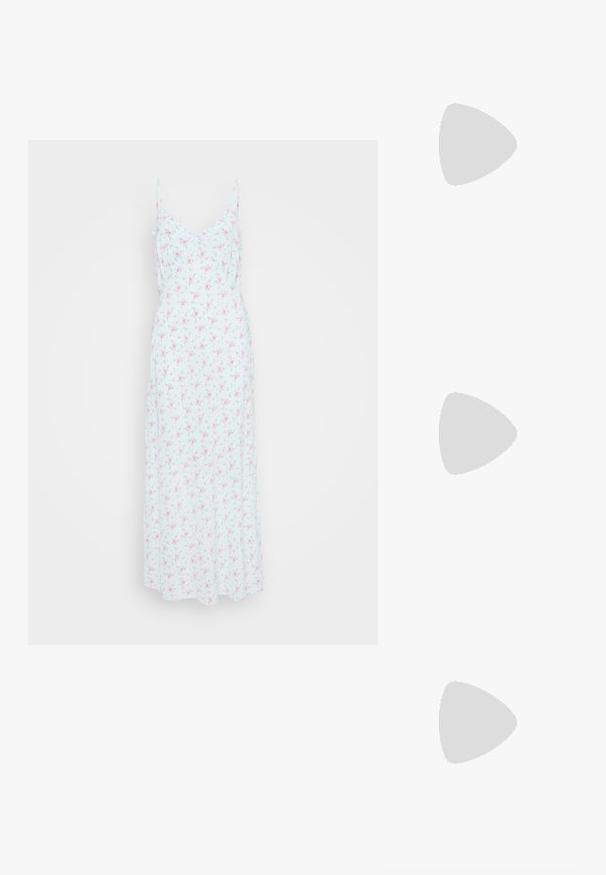 Kvetinové šaty bez rukávov v svetlomodrej farbe s ružovými a zelenými vzormi. Hlboký výstrih do V, jemná látka, voľná silueta, stredná dĺžka.; Biele ploché topánky s špicatou špičkou, zdobené striebornými cvočkami, majú pracku cez priehlavok a svetlohnedú podrážku.; Žltý tkaný clutch peňaženka s preklápacím dizajnom, odnímateľným zápästným remienkom a zlatým reťazovým doplnkom. Hladký povrch a obdĺžnikový tvar.; Strieborné kruhové náušnice s hladkým, lesklým povrchom. Kolový tvar a bezpečné klikanie na uzatváranie. Ľahký dizajn vhodný na každodenné nosenie.