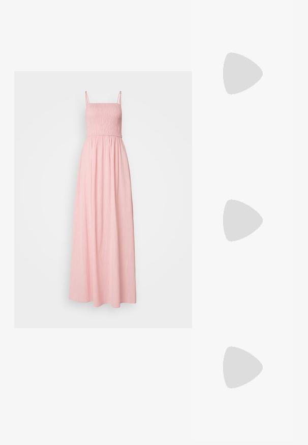 Vero Moda Tall VMCAMMI SINGLET SMOCK DRESS - Maxi šaty - peaches n cream; Čierne lakované baleríny s špicatou špičkou, remienkom na členku so sponou a hladkým, lesklým povrchom. Nízky podpätok pre pohodlie.; Čierne slnečné okuliare s zaoblenými hranami a tónovanými šošovkami. Majú zlaté akcenty na rámčekoch. Nosené s modrým rebrovaným rolákom a koženou bundou.; Strieborné kruhové náušnice s hladkým, lesklým povrchom. Kolový tvar a bezpečné klikanie na uzatváranie. Ľahký dizajn vhodný na každodenné nosenie.