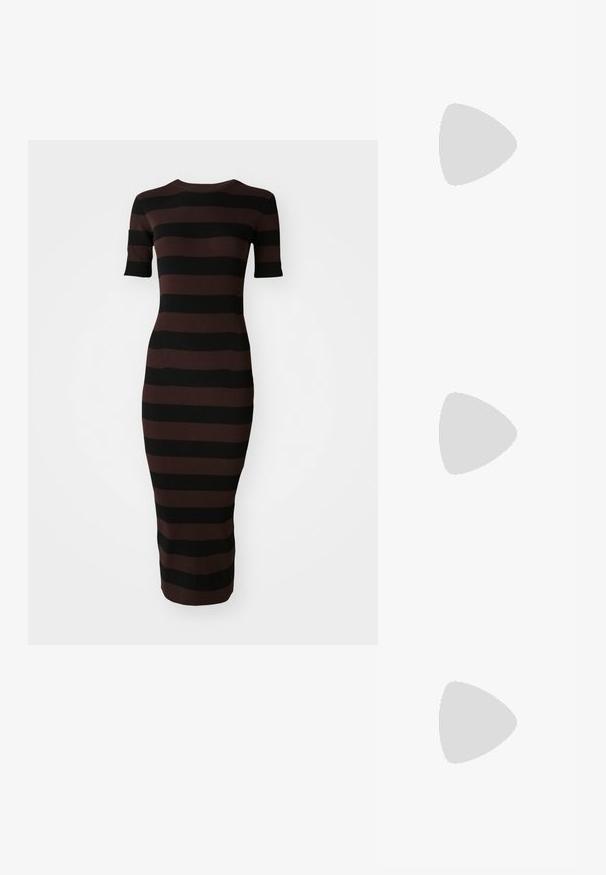 Gestreiftes Kleid mit abwechselnd schwarz und dunkelbraun. Hergestellt aus geripptem Stoff mit taillierter Silhouette und kurzen Ärmeln.; Schwarzer Leder-Slingback-Schuh mit spitzem Zehenbereich, schlankem Absatz und goldfarbener Hardware-Akzent am Vorderfuß. Glatte Textur und strukturierte Form.; Schwarze Ledertasche mit strukturiertem Finish, ausgestattet mit zwei oberen Griffen, einem abnehmbaren Schultergurt und einem silbernen Verschlussdetail.; Silberne Metall-Hoops mit einer glatten, glänzenden Oberfläche und einem strukturierten, runden Design. Verfügt über einen Scharnierverschluss für einen sicheren Sitz.