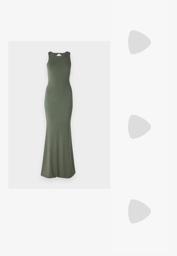 Robe sans manches vert olive avec un corsage ajusté et une jupe évasée. Elle présente un détail en trou de serrure au dos et un matériau lisse et extensible.; Sandales à talons noirs avec plusieurs brides entrecroisées. Matériau lisse, bout pointu et talon étroit. Bride de cheville ajustable avec boucle.; Pochette en cuir noir avec un rabat et un détail en boucle en métal doré. Inclut une sangle noire et un design épuré et minimaliste.; Boucles d'oreilles en argent en forme de créoles avec un design torsadé, dotées d'une finition polie et d'une fermeture à poussoir. Mesurent environ 3 cm de diamètre.