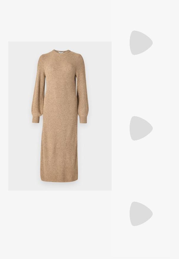 Robe en tricot beige avec de longues manches bouffantes, texture côtelée et détails de couture en angle, atteignant le mi-mollet. Encolure ronde et silhouette ajustée.; Sandale noire à lanières avec un bout carré et un petit talon bloc. Elle présente plusieurs fines lanières et une sangle de cheville ajustable. Fabriquée en cuir lisse.; Pochette en métal argenté en forme de cœur avec une texture lisse, fermeture à clapet et une bandoulière en chaîne argentée.; Boucles d'oreilles en argent en forme d'anneau avec une finition lisse et polie. Forme circulaire, largeur constante, conçues pour une fermeture facile. Simples et élégantes.