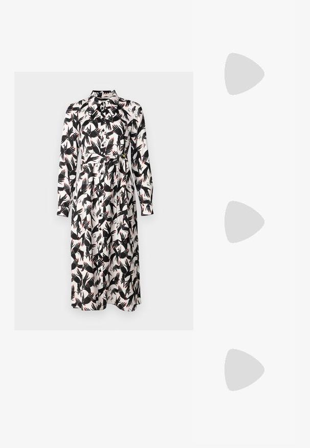Diane von Furstenberg GIZELLE DRESS - Dienas kleita - ivory; Melnā lakota ādas augstpapēžu kurpe ar norādītas formas purngalu un elegantu siluetu. Iespēj gludu, spīguļojošu apdari un šauru stiletto papēdi.; Melnas ādas spainīša somas ar teksturētu apdari, zelta metāla aksesuāriem un atvērtu augšu. Piedāvā īsu rokturi un regulējamu plecu siksnu.; Sudraba sirdī formas piekariņi ar iegravētiem "JĀ" un "NĒ" tekstiem, pulēta apdare, simetrisks dizains un izturīgs metāla aizdare.