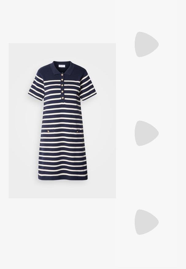 Laivastonsininen ja valkoinen raidallinen polo-mekko lyhyillä hihoilla, viiden kultaketjun napin pesä, ja kaksi etutaskua kultaisilla yksityiskohdilla.; Musta nahkakengät, joissa on paksut korot ja paksu pohja, sekä nauhaysitys päällä, esitetty sivuprofiilista valkoista taustaa vasten.; Ruske, rektangulære briller med transparente linser og lilla toner. Glatt plastisk ramme med rette stenger og subtile detaljer.; Hope-silver rengas, joissa on sileä ja kiillotettu pinta. Pyöreä muoto ja turvallinen napsautettava lukitus. Kevyt muotoilu sopii päivittäiseen käyttöön.