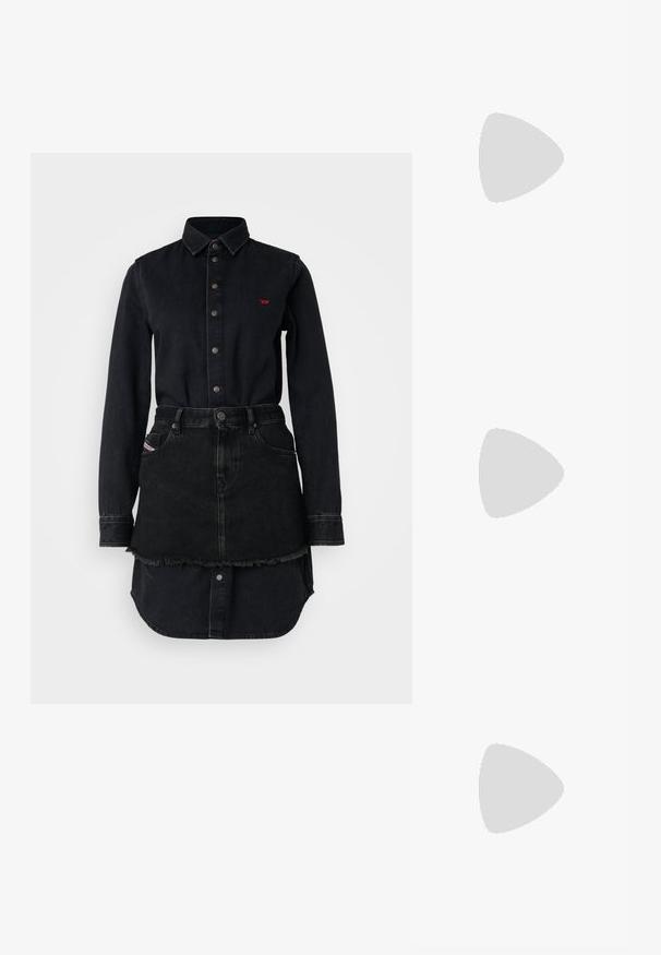 Robe chemise en denim noir avec fermeture à boutons, manches longues et ourlet effiloché. Présente un logo rouge sur la poitrine et deux poches.; Bottine de cowboy en daim blanc avec un bout pointu, des coutures décoratives et un petit talon large. Dispose d'une languette sur le haut pour un enfilage facile.; Lunettes de soleil noires au design œil de chat, dotées de verres sombres, d'une finition brillante et de subtils accents de logo sur les branches.; Boucles d'oreilles en argent avec une finition lisse et brillante. Forme arrondie, conception légère, avec un fermoir à tige.