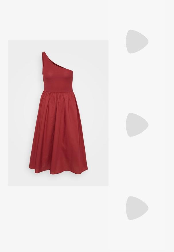 Ein rotes Ein-Schulter-Kleid mit tailliertem Oberteil und ausgestellt Rock, gefertigt aus glattem Stoff und mit gerafftem Taillenbund.; Beige Slingback-Pumps mit spitzem Zehenbereich, aus strukturiertem Material, mit schlankem Absatz und verstellbarem Riemen.; Perlenhandtasche in lebhaften Farben: Pink, Orange, Blau und Braun. Strukturierte Oberfläche mit kreisförmigen Perlen und organischen Formen, stabile Griffe.; Silberne Creolen mit polierter Oberfläche, die kleine goldene Akzentdetails und eine runde Form aufweisen, am Ohrläppchen getragen.