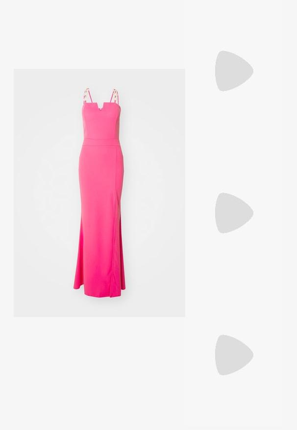 Rozā, pieguļošs maksi kleitas ar v-veida kakla izgriezumu, virsstrāpeņiem un ziedu akcentiem uz strāpeņiem. Gluda tekstūra un sānu izgriezums.; Zeltīta metāla augstpapēžu sandale ar stūrveida bloka papēdi, divām siksniņām virs kājas un regulējamu potītes siksniņu. Gluda tekstūra.; Balta ādas rokassoma ar izliekta formu, regulējamu siksniņu un mazu sprādzi. Modelis valkā pieguļošu melnu apģērbu.; Zeltīti metāla auskari ar gludu, izliekta dizaina. Ar atšķirīgu smailu formu, pulētu virsmu un eņģu aizdari.