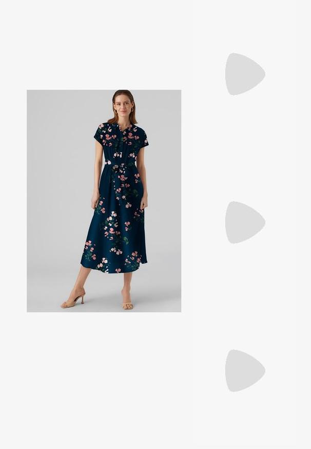 Cvečni maxi obleka v temno modri barvi s kratkimi rokavi in zavezanim pasom. Ima rožnate cvetlične vzorce in tekočo silhueto.; Čevlji z visoko peto in konico, v barvni kombinaciji srebrne, zlate in nude. Sijajna obdelava z izrezljanim dizajnom, z igličasto peto.; Srebrna kovinska torbica z mehko, zaobljeno obliko in zavezano zgornjo zaporo. Narejena iz gladkega umetnega usnja.; Srebrni uhani v obliki obročka s spiralnim dizajnom, ki imajo sijajno površino in zapiralo na zadnji strani. Mere znašajo približno 3 cm v premeru.