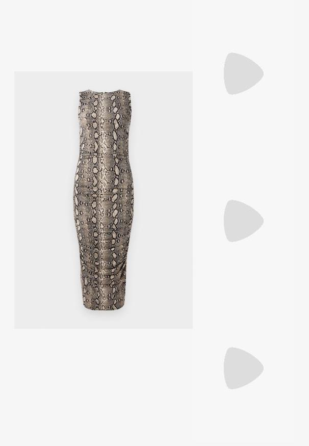 Abito aderente senza maniche con motivo rettile. Caratterizzato da tonalità beige e nere, texture liscia e lunghezza fino al ginocchio.; Slingback con tacco in vernice nera con punta affusolata, caratterizzato da una stampa a serpente testurizzata, cinturino regolabile e un tacco corto e testurizzato.; Borsa a tracolla nera in pelle con due tasche frontali, fibbie dorate, chiusura con zip e una tracolla sottile. Superficie texturizzata e forma rettangolare compatta.; Orecchini a cerchio in metallo color oro con forma curva ed allungata. Presentano una superficie liscia e lucida e una punta arrotondata per un tocco di dettaglio in più.