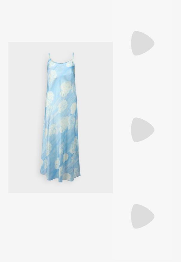Rochie de un albastru deschis, cu bretele subțiri, având un model de nori în alb moale și nuanțe pastelate, cu o textură netedă, asemănătoare mătăsii.; Sandale negre din piele lacuită cu toc înalt, cu brichetă la gleznă și cataramă aurie, cu vârful deschis și toc subțire de tip stiletto, pe un fundal simplu.; Geantă din piele sintetică neagră cu un finisaj texturat, având un accent din mărgele argintii de-a lungul mânerului de sus și o curea din lanț.; Vivienne Westwood THREE ROW RELIEF CHOKER - Colier - silver-coloured/white