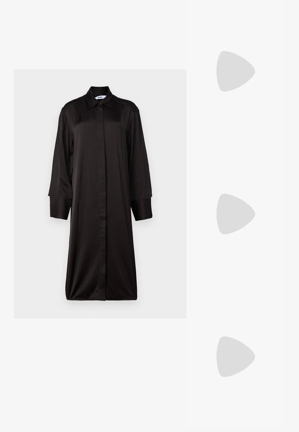 Črna obleka z dolgimi rokavi in ovratnikom, narejena iz gladkega materiala. Ima ravno silhueto in polno dolžino gumbnega zapiranja.; Črne čevlje s koničastimi nosovi in slingback obliko z nizko peto, izdelane iz gladke usnjene materiale ter s črtasto zasnovo na strani za prezračevanje.; Črna usnjena torba s strukturirano zasnovo, dvojni zgornji ročaji, zlato-tonirni zaponka kot dodatek in vtisnjeni logotip blagovne znamke spredaj.; Srebrne obročaste uhane z gladko, sijočo površino. Zaobljena oblika, lahka zasnova, z zapiranjem na zatič.