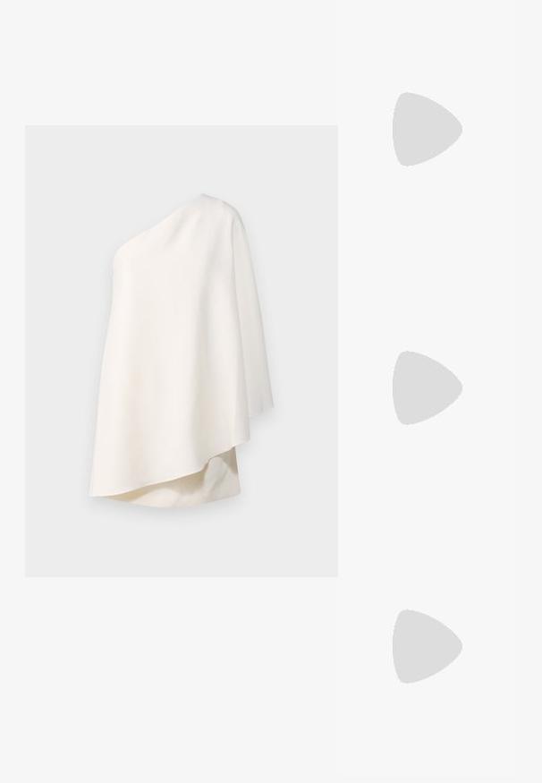 Halston MELINA  - Koktailové šaty/večierkové šaty - chalk; Čierne kožené slingback vysoké podpätky s dizajnom špicatých špičiek, s výrezom vpredu a tenkým stiletto podpätkom.; Čierne obdĺžnikové slnečné okuliare so gradientnými šošovkami, plastovým rámom a kovovým logom na spánku. Klasický dizajn s hladkým povrchom.; Biele kožené kabelka s textúrovaným povrchom, ktorá má zlatý retiazkový popruh a čierne akcenty. Obsahuje prednú kapsu a zipsové zapínanie.