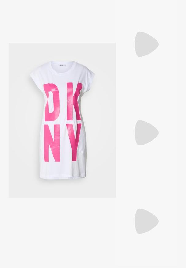 T-shirt blanc surdimensionné avec de grandes lettres roses "DKNY" brillantes. Manches courtes et coupe décontractée, fabriqué en coton doux.; Slingback noir à bout pointu avec un petit talon, en cuir lisse et doté d'un design découpé sur le côté pour plus de respirabilité.; Sac à main en cuir noir avec une forme courbée, une poignée fine, une fermeture éclair en argent et le logo Calvin Klein à l'avant. Texture lisse et design minimaliste.; Boucles d'oreilles en argent avec un design lisse et courbé. Présentent une finition métallique brillante et une fermeture à clou. Pas de motifs ou d'accents visibles.