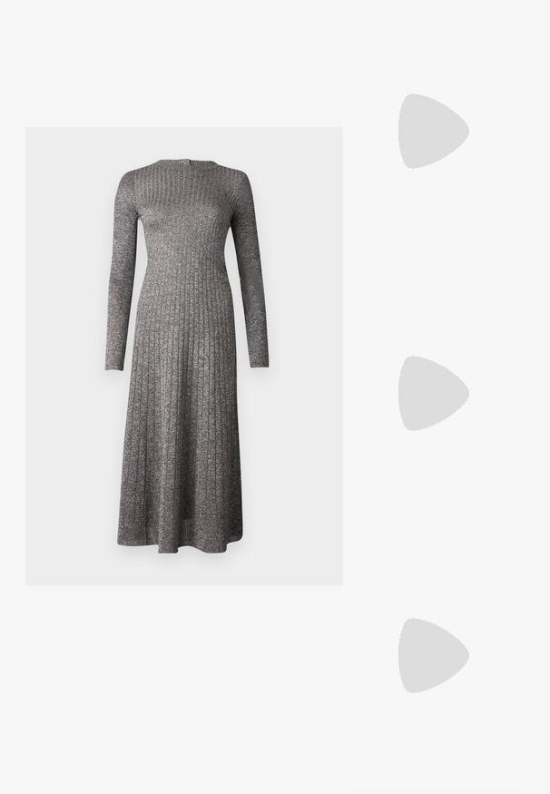 Vestido de manga longa em tecido cinza-prateado, com um corpete justo e uma saia godê, apresentando um decote redondo e um brilho subtil.; Sapato slingback em couro preto com biqueira fina, tiras decorativas com ilhós de metal e um pequeno salto quadrado. Superfície texturizada.; Bolsa de mão em couro preto com uma forma rectangular estruturada. Apresenta um fecho oval dourado e uma alça para o ombro fina. Textura suave.; La Manso SQUARE - Anel - black