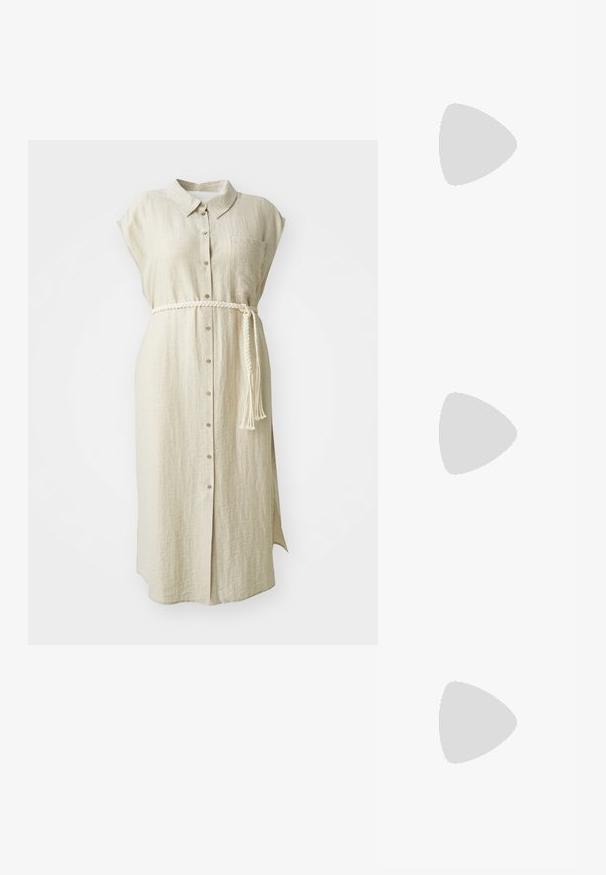 Vestido de linho bege com colarinho, botões frontais, mangas curtas e um cinto trançado branco com franjas na cintura.; Bailarinas tecidas em bege com bico fino, apresentando uma tira decorativa com fivela e um perfil baixo. Textura suave com um design simples.; Óculos de sol quadrados pretos com acabamento mate, apresentando lentes transparentes e um leve tom azul de um lado. Design robusto e angular.; Clutch de couro preto com um detalhe em corrente dourada, textura suave e logotipo dourado. Inclui uma alça ajustável para versatilidade.