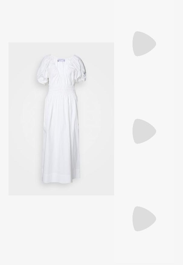 Vit bomullsklänning med puffärmar, V-ringning, smockad midja och full kjol. Slät textur med knälång design.; Svart lackläder slingbacksko med spetsig tå, ankelremmar med silverfärgade spännen och detaljer samt en smal klack.; CHLOÉ CARLINA OVERSIZED ROUND METAL SUNGLASSES - Solglasögon - gold-coloured/brown; Guldfärgad metallhandväska med en strukturerad design, slät textur och justerbar rem. Har en unik triangulär form och minimalistisk sömnad.