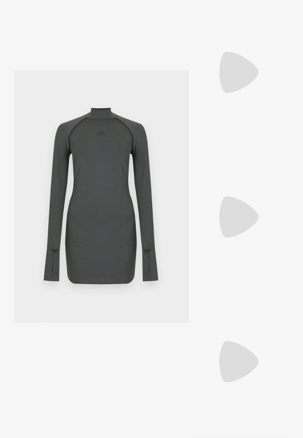 Sportska majica dugih rukava od tamnosivog materijala s visokim ovratnikom, s diskretnim perforiranim detaljima i logotipom na prsima.; Crne sandale s trakama, kvadratnim prstom i niskom blok petom. Ima više tankih trakica i podesivu trakicu oko gležnja. Izrađene su od glatke kože.; Crna kožna torba za nošenje s glatkom teksturom, strukturiranim oblikom, dvije ručke i istaknutim srebrnim kopčanjem na prednjoj strani.; Prsten u zlatnoj nijansi s organskim, uvijenim dizajnom, glatkom teksturom i suženim krajevima, koji stvara moderan, skulpturalni izgled.