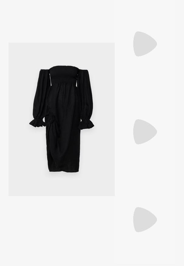 Sleeper ATLANTA DRESS  - Denní šaty - black; Zlaté metalické vysoké sandály na podpatku s otevřenou špičkou, řemínkem kolem kotníku s přezkou a platformou pro větší výšku. Hladký povrch.; Zlatá kabelka s mačkanou strukturou a obdélníkovým tvarem, s řetízkem na nošení a sponou na zavření nahoře. Hladký, lesklý povrch.; Pár nepravidelných oválných náušnic z kovu pozlaceného zlatem s texturovaným, mírně kladivkovým povrchem na bílém pozadí.