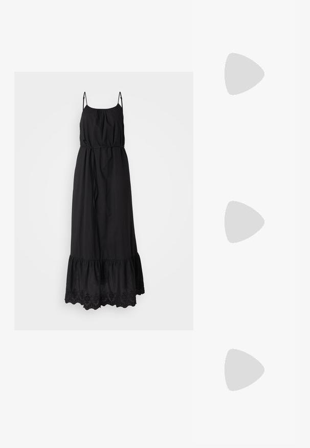 Juoda maksi suknelė su reguliuojamomis špageti petnešomis, su paisančia liemens dalimi ir raukšlėta apatine dalimi, išsiuvinėtų gėlių raštų. Minkšta, lengva medžiaga.; Juodai lakuoti slingback aukštakulniai su smailiu kojų pirštu ir mažais blokiniais kulniukais, su sidabro sagtimi ant dirželio.; Juodas odinis krepšys su išlenkta forma, nuimamu dirželiu ir auksiniais detalėmis. Krepšys turi kilpą su sagtimi.; Sidabrinės auskarai žiedai su sėslia, apvalia forma, pasižymintys lygia paviršiumi ir be matomų puošmenų. Svoris nenurodytas.