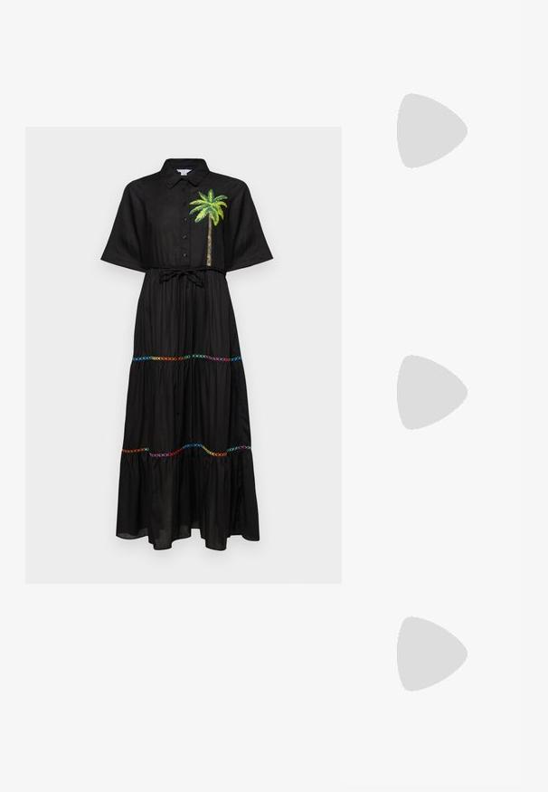 Rochie neagră cu butoane, cu mâneci scurte, având broderie cu palmier și accente colorate de cusătură în jurul taliei.; Pantof de piele neagră cu toc înalt, cu vârful ascuțit, design curbat și toc subțire de 5 cm. Textură netedă, cu minimalizarea ornamentelor.; Ochelari de soare negri cu rame dreptunghiulare, finisaj mat, lentile întunecate și brațe ușor curbate. Accente subtile cu logo pe o ramă.; Cercei din argint în formă de cerc, cu un charm în formă de stea, având un rhinestone central; include o a doua pereche de cercei simpli din argint.