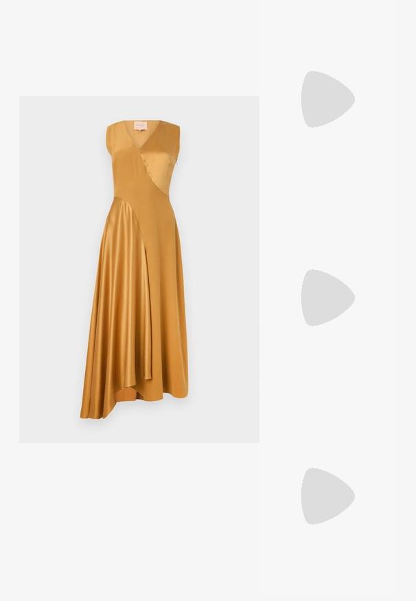 Roksanda WASHED SILK SATIN MIRAL DRESS - Cocktail φόρεμα / Φόρεμα για πάρτι - mustard; Μαύρη πατέντα σλινγκμπάκ γόβα με μυτερή μύτη, διαθέτει υφή από φίδι, ρυθμιζόμενο λουρί και κοντή, υφή τετράγωνη φτέρνα.; Μαύρη δερμάτινη τσάντα ώμου με δύο μπροστινές τσ�έπες, χρυσά κούμπωματα, κλείσιμο με φερμουάρ και λεπτό λουρί. Υφή επιφάνειας και κομψό ορθογώνιο σχήμα.; Χρυσές μεταλλικές σκουλαρίκια κρίκοι με καμπυλωτό, ελκυστικό σχήμα. Περιλαμβάνουν μια λεία, γυαλιστερή επιφάνεια και στρογγυλή άκρη για πρόσθετη λεπτομέρεια.