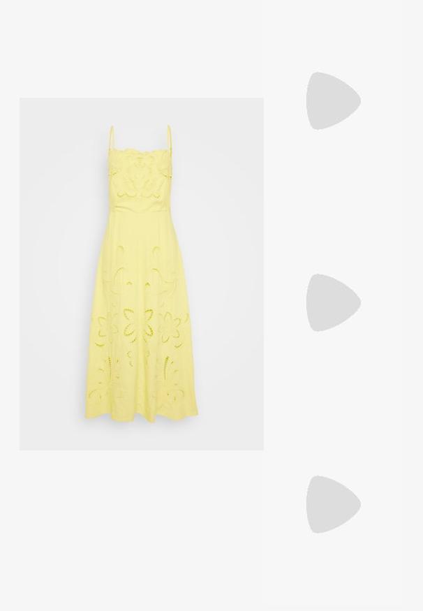 Vestido de algodón amarillo con tirantes finos; presenta patrones florales bordados y detalles recortados en toda la falda y el cuerpo.; Zapato plano blanco con puntera afilada, adornado con tachuelas plateadas, presenta una correa con hebilla sobre el empeine y una suela de color marrón claro.; Cartera de mano tejida amarilla con diseño de solapa, correa de muñeca desmontable y acento de cadena dorada. Textura suave y forma rectangular.; Pendientes de aro de plata con un acabado liso y pulido. Forma redonda y cierre de click seguro. Diseño ligero adecuado para el uso diario.