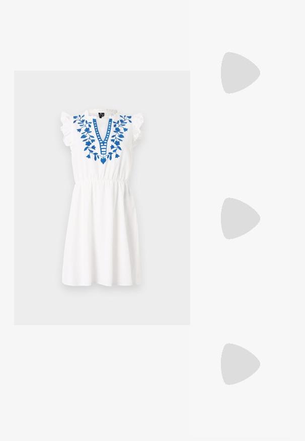 Hvit kjole med korte volangerm, med blå blomsterbroderi og V-hals-design. Elastisk midje og kne-lengde skjørt.; Slingback høyhælte sko i blankt mørkebrunt patentlær, spiss tå, åpne sider og justerbar ankelrem.; Skilpadde-solbriller med avlange ovale linser, brun tint, gull-logo aksenter på stengene og elegante svarte armer.; Gullige svungne øreringer med klar bakgrunn, som har teksturerte gullakenter og små klare edelstener innebygd i designet.