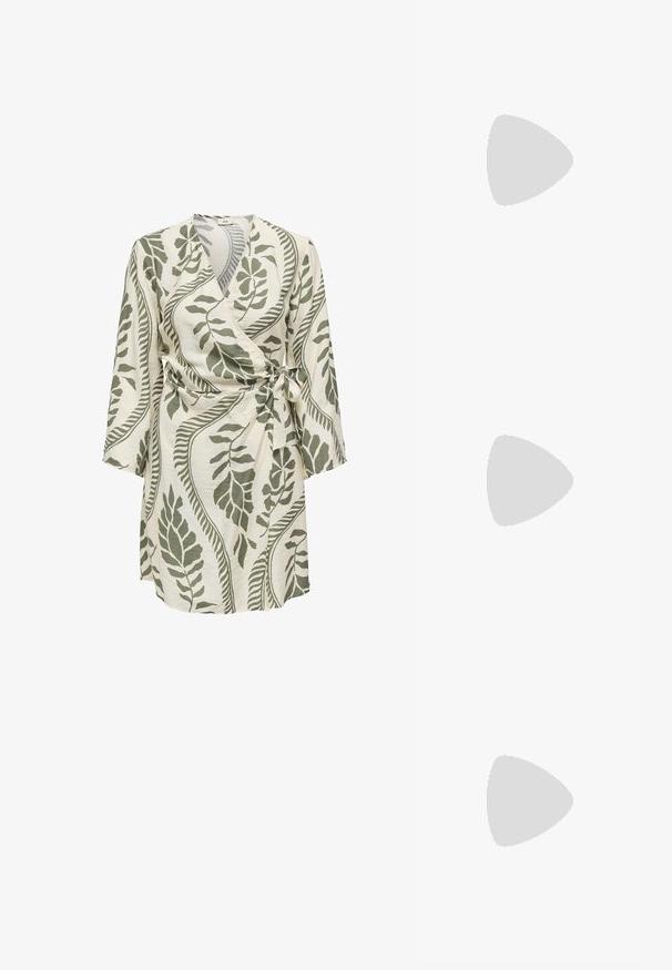 Vestido cruzado en crema con patrones de hojas verdes. Presenta mangas largas, un cinturón con lazo y una tela suave y texturizada con un diseño fluido.; Zapato de charol negro tipo slingback con punta afilada, correas al tobillo con hebillas y herrajes de plata, y un tacón delgado.; Bolso de mano metálico dorado con un diseño estructurado, textura suave y correa ajustable. Presenta una forma triangular única y un cosido minimalista.; Pendientes en tono dorado que presentan formas texturizadas y onduladas. Incluyen aros de clip esculturales y un diseño de aro abierto con un acabado martillado.