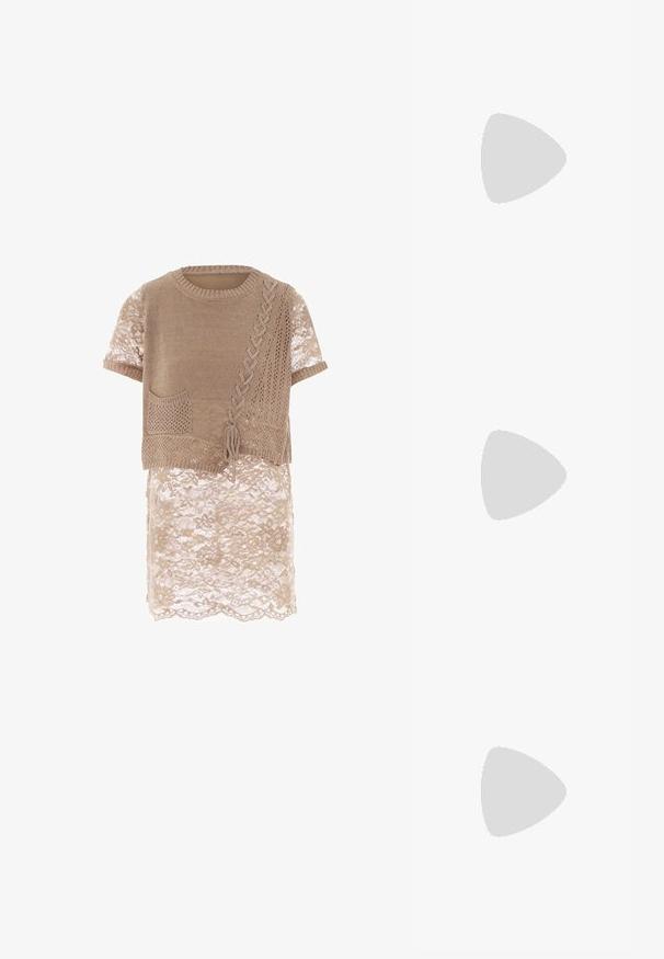 Beige neulottu paita lyhyillä hihoilla, jossa on koristeellinen tasku, tekstuuri kuvioita ja pitsiyksityiskohta helmassa.; Korkokenkä, jossa on terävä kärki ja avonainen kanna, valmistettu sileästä, kiiltävästä ruskeasta materiaalista. Sisältää kaarevan leikkuun muotoilun ja hoikan stilettokannan. Hopeinen solkiyksityiskohta.; Kivimäisd värvi päikeseprillid paksu raamiga, kergelt kõverate templitega ja siledast tekstuurist. Omab klassikalist disaini läikiva viimistlusega.; Mango Shopping bag - dark brown