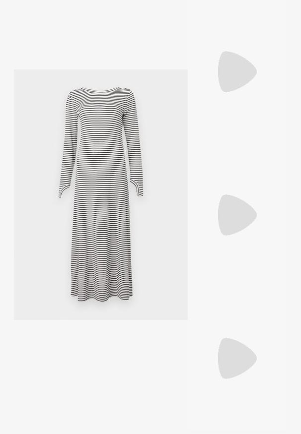 Hosszú ujjú, vízszintes fekete-fehér csíkos ruházat, puha anyagból készült, egyenes szabással és kerek nyakkivágással.; Beige lapos szandál, amelyet több vékony pánt díszít, és állítható csattal rendelkezik. A talpa lapos, az élein enyhe sötét kontraszttal.; Fehér, strukturált kézitáska rövid füllel és vállpánttal, arany színű fém kiegészítőkkel és texturált anyagból, szürke háttér előtt bemutatva.; Aranyszínű fém fülbevaló, elegáns, ívelt formával. Különleges hegyes alak, fényes felszín és zsanéros záródás jellemzi.